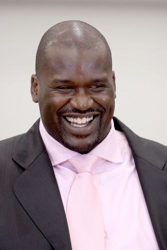 为什么本垒板后方的低亮度背景是打者的“生命线”