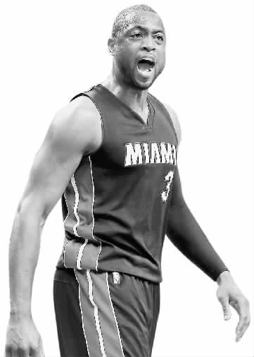 简单处理！波杰姆斯基虚晃上篮遭申京打到面部出血