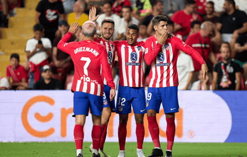 马里安诺·李维拉在 2013 年完成最后一次登板，由基特与波萨达亲自上场将其换下