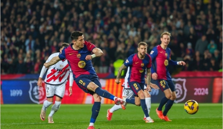 世欧预-英格兰3-0拉脱维亚2连胜领跑 詹姆斯圆月